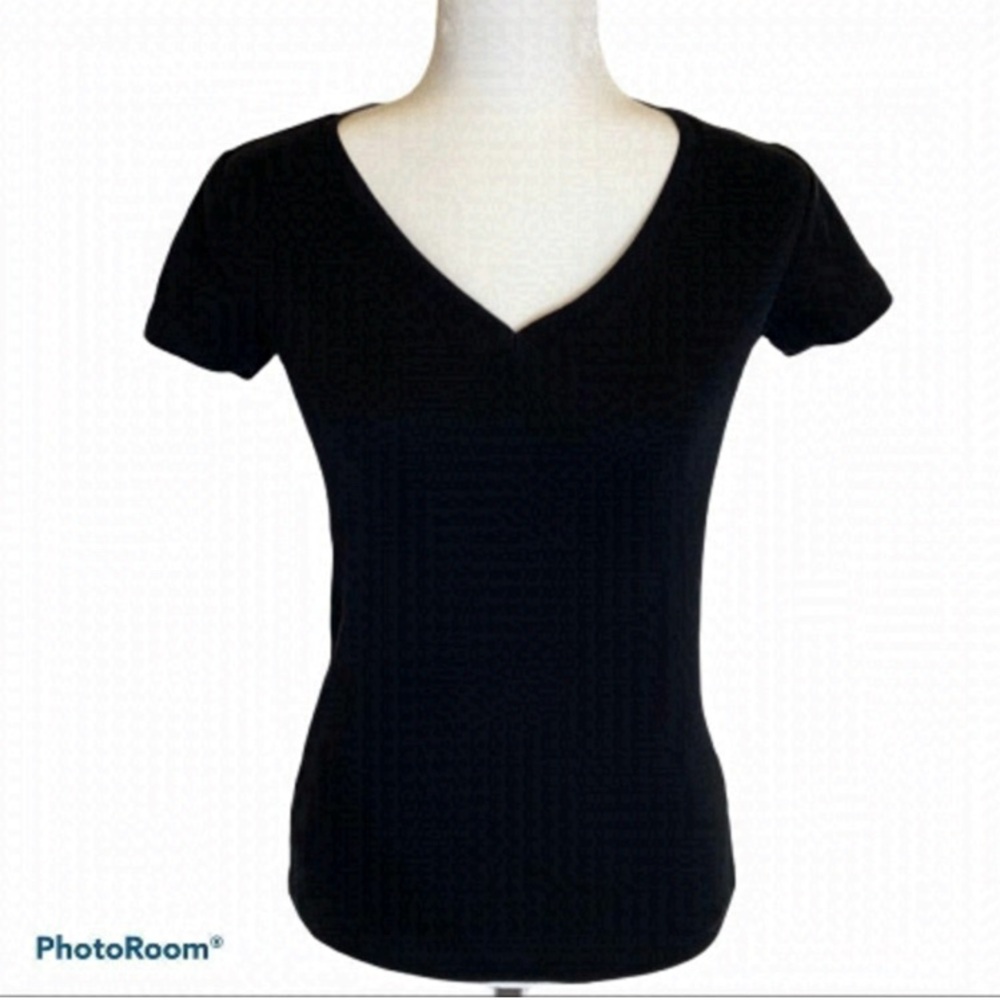 3/$30 Women’s Joe Fresh black cotton v-neck t-shirt Size S